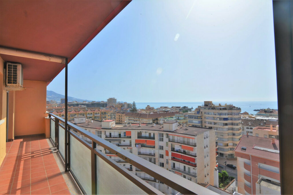 Property in Fuengirola — photo 2