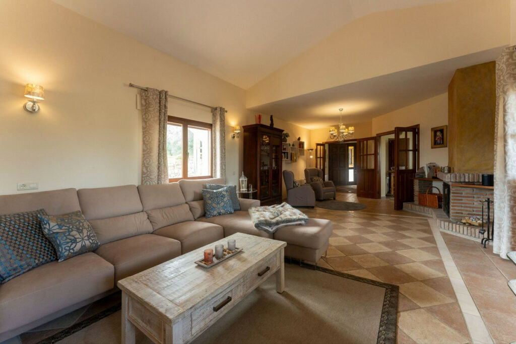 House – Finca – Cortijo in Casarabonela — photo 5