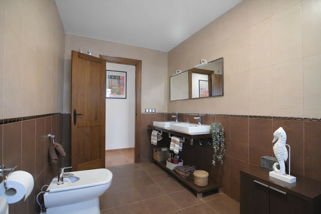 Property in Sierrezuela — photo 18