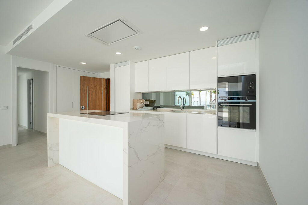 Apartment – Middle Floor Apartment in Mijas Costa — photo 6