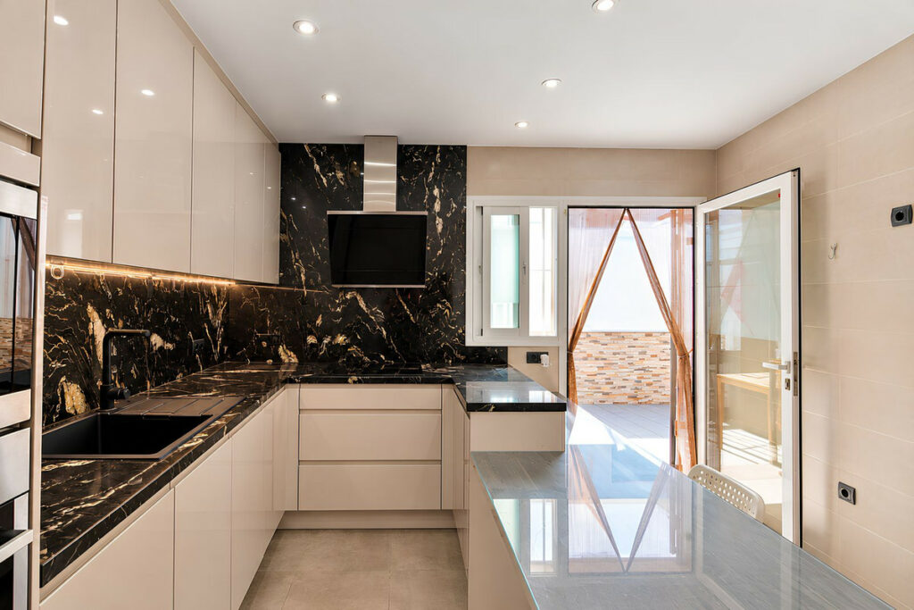 Property in Fuengirola — photo 18