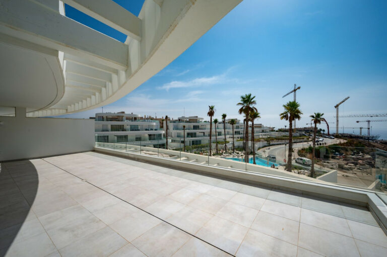 Apartment – Middle Floor Apartment in Mijas Costa — photo 1