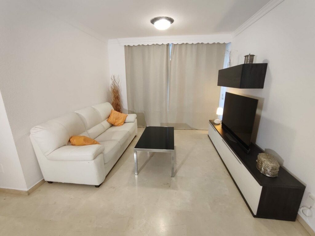 Property in Fuengirola — photo 1