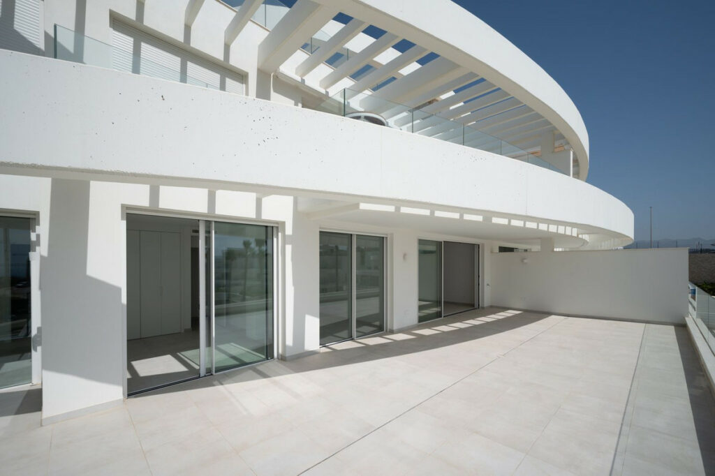 Apartment – Middle Floor Apartment in Mijas Costa — photo 2