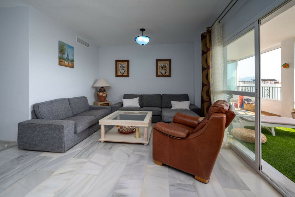 Apartment – Middle Floor Apartment in Miraflores — photo 4