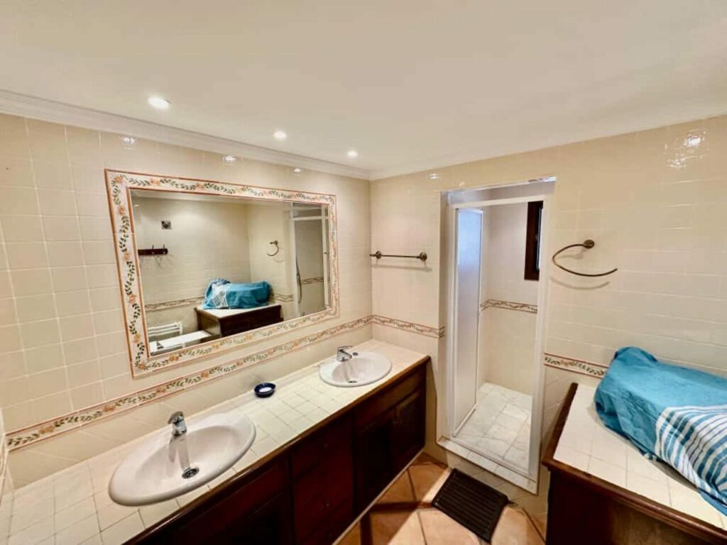 Property in Fuengirola — photo 3