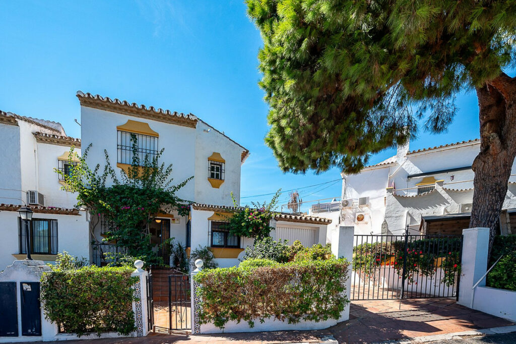 House – Townhouse in El Chaparral — photo 3