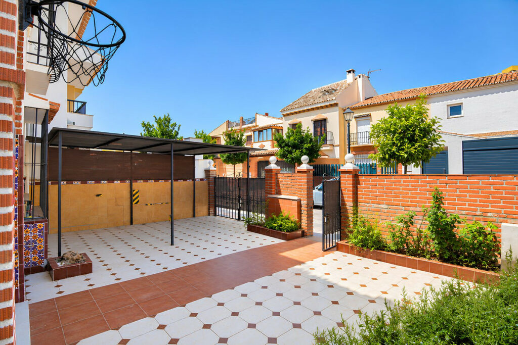 Property in Fuengirola — photo 2