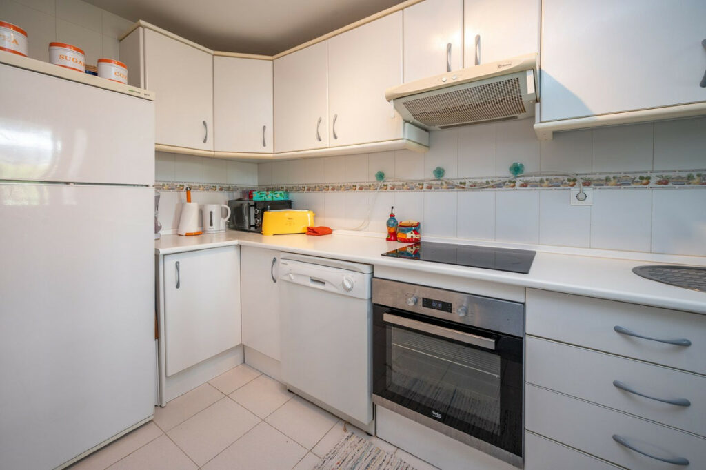 Apartment – Middle Floor Apartment in Miraflores — photo 9