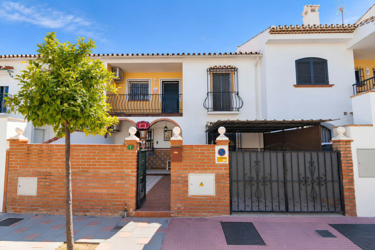 Property in Fuengirola — photo 1
