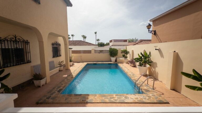 Property in Benalmádena — photo 1