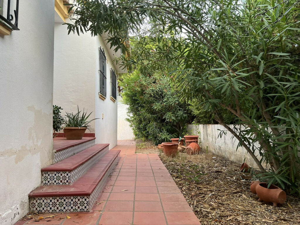 House – Detached Villa in Mijas — photo 4