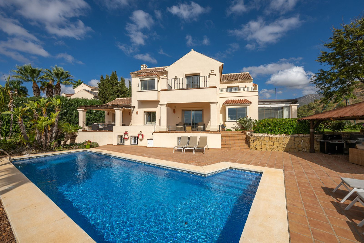 House – Detached Villa in Mijas Golf — photo 1