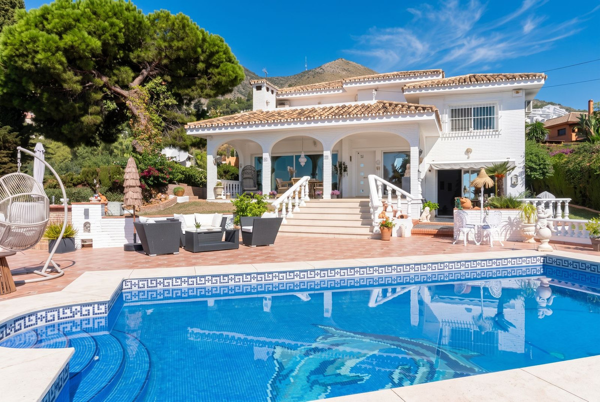 House – Detached Villa in La Capellania — photo 1