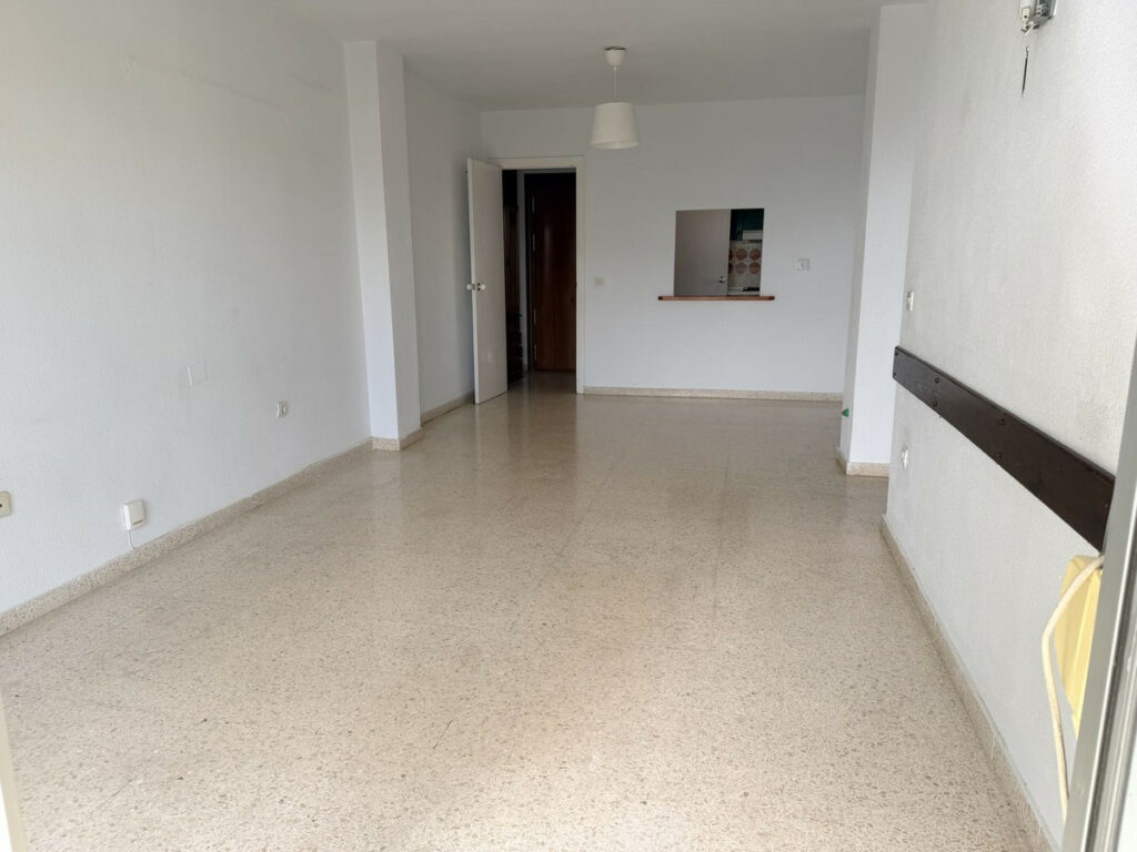 Apartment – Middle Floor Apartment in Torremolinos — photo 6