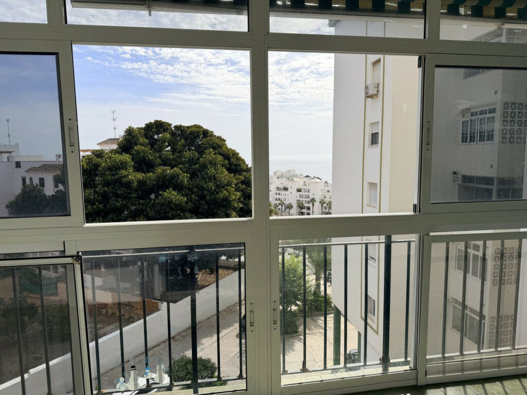 Apartment – Middle Floor Apartment in Torremolinos — photo 7