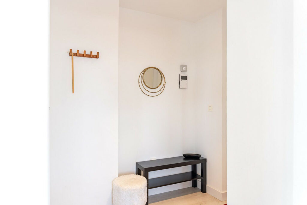Apartment – Middle Floor Apartment in Las Lagunas — photo 3