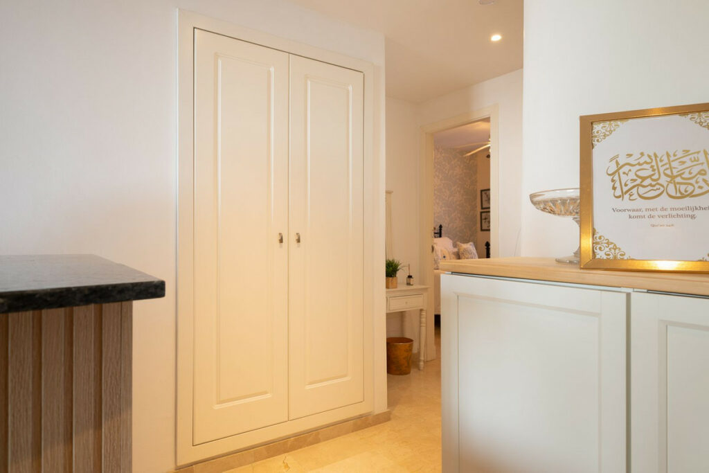 Apartment – Middle Floor Apartment in Calahonda — photo 18