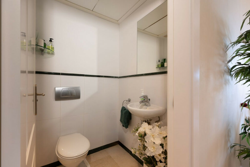 Apartment – Middle Floor Apartment in Calahonda — photo 21