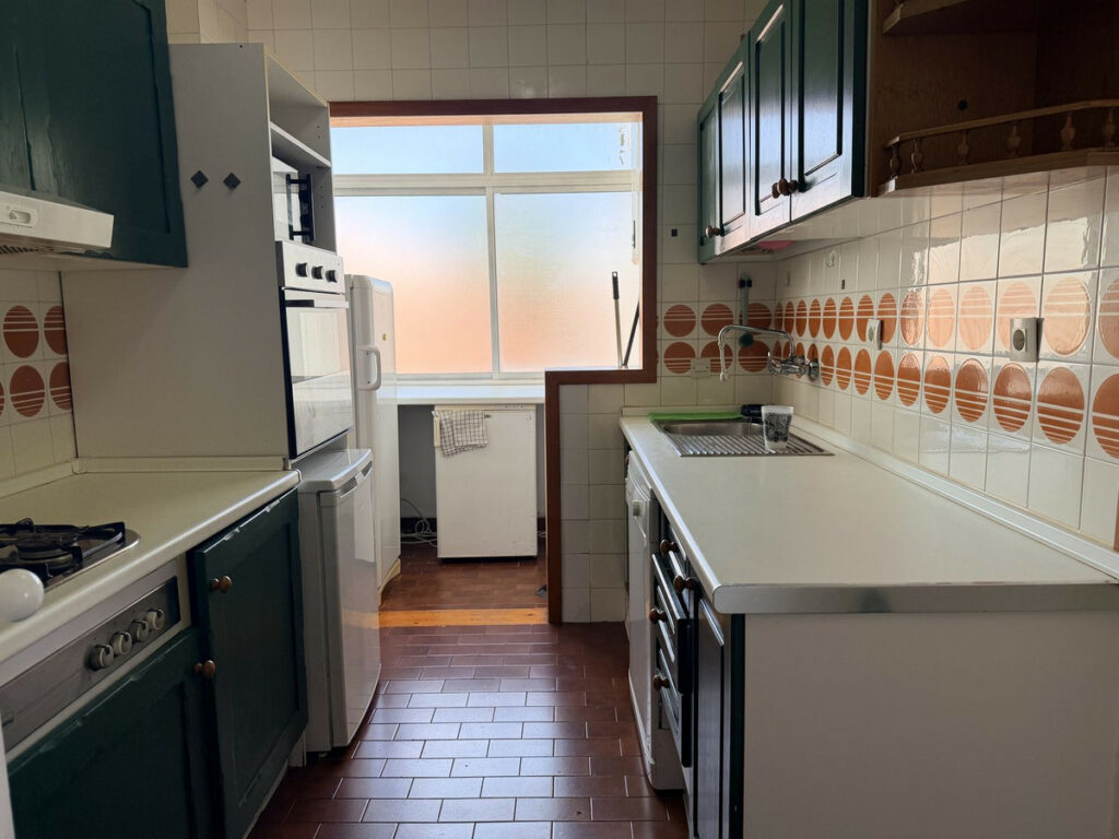 Apartment – Middle Floor Apartment in Torremolinos — photo 9