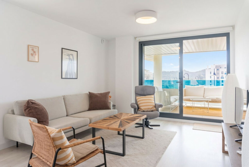 Apartment – Middle Floor Apartment in Las Lagunas — photo 10
