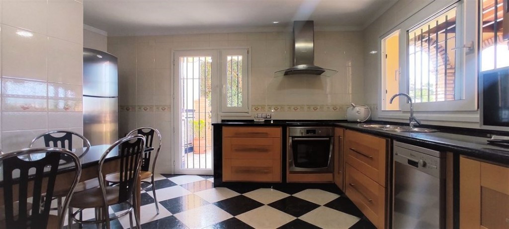 House – Detached Villa in Torremuelle — photo 3