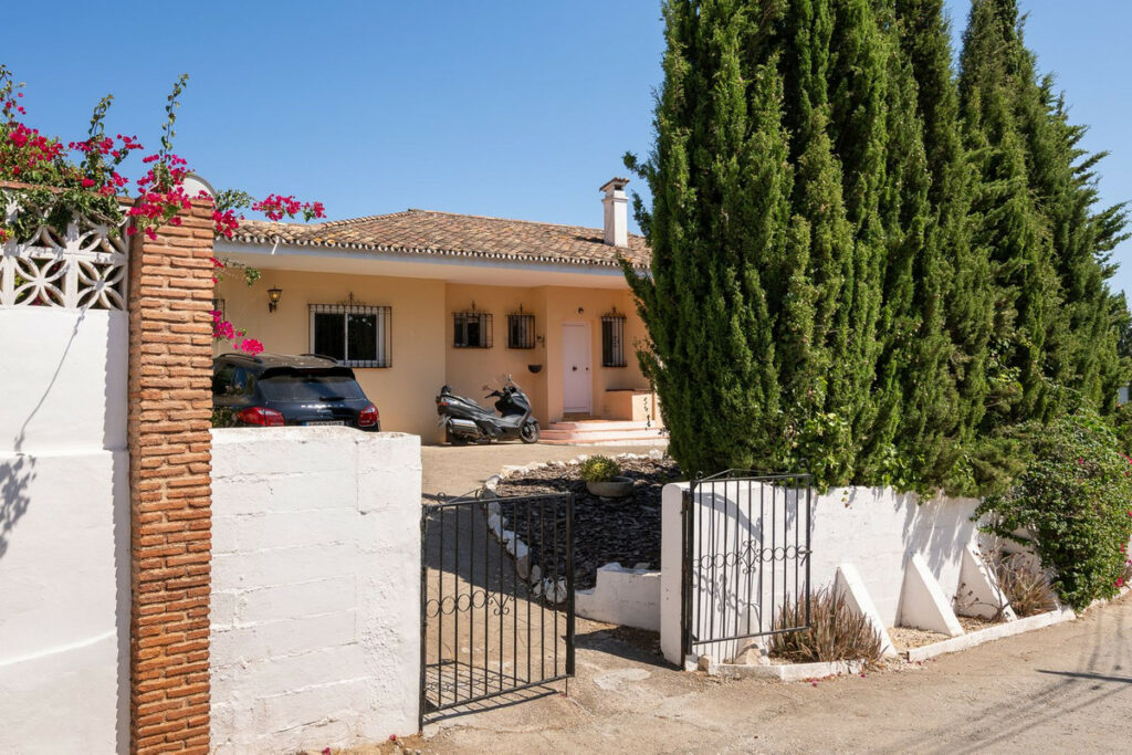 House – Detached Villa in Mijas — photo 20