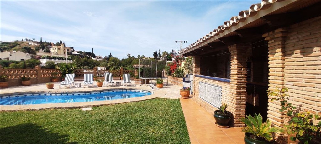 House – Detached Villa in Torremuelle — photo 4