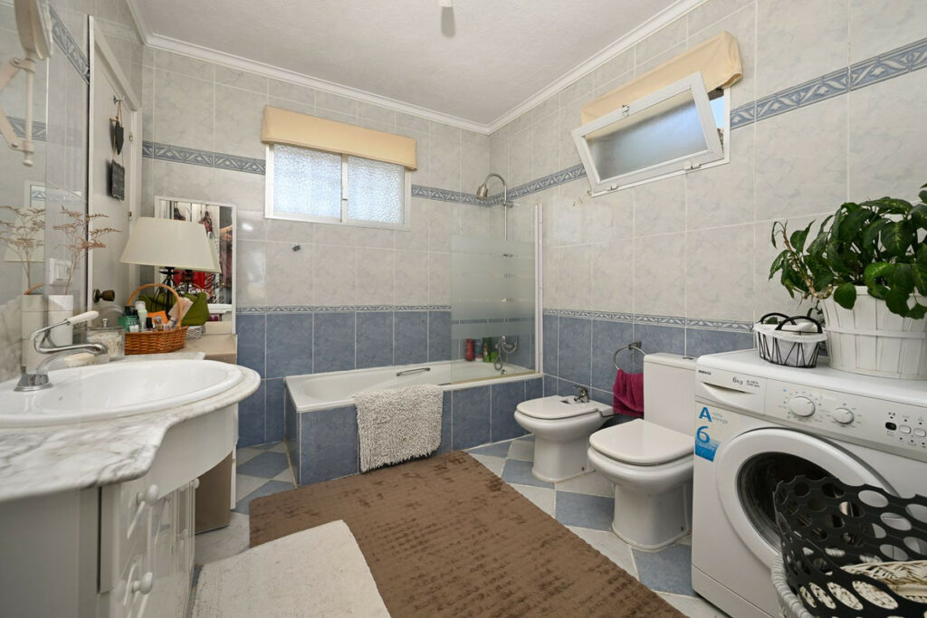 House – Detached Villa in Mijas — photo 58