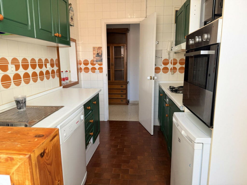Apartment – Middle Floor Apartment in Torremolinos — photo 3