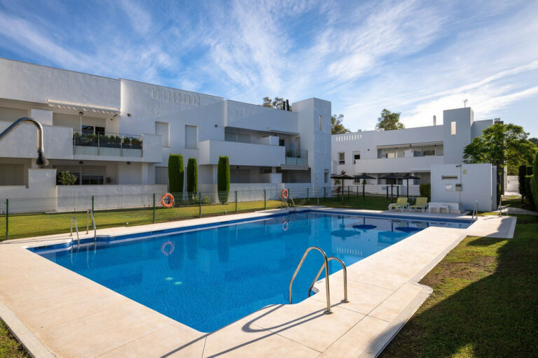 Apartment – Ground Floor Apartment in Nueva Andalucía — photo 1