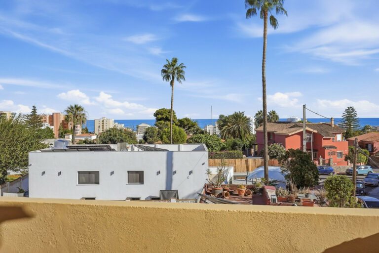 House – Townhouse in Arroyo de la Miel — photo 1