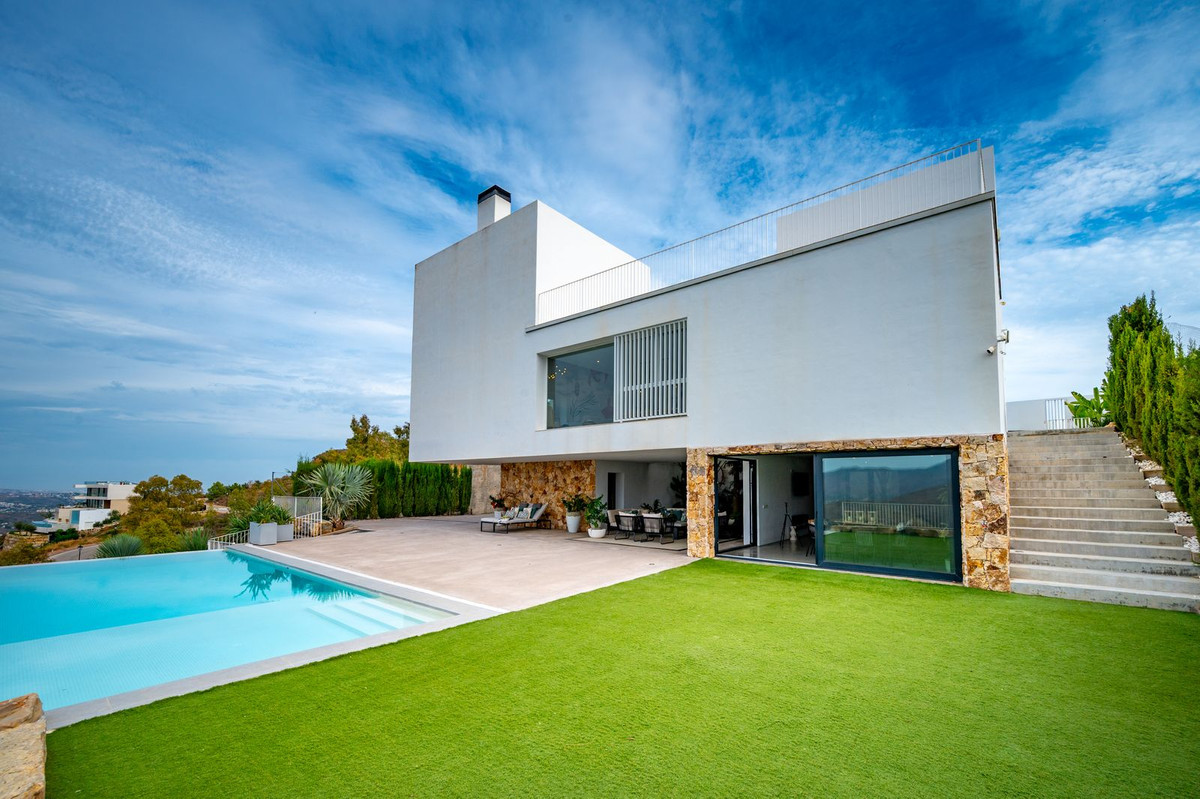 House – Detached Villa in La Cala Golf — photo 1
