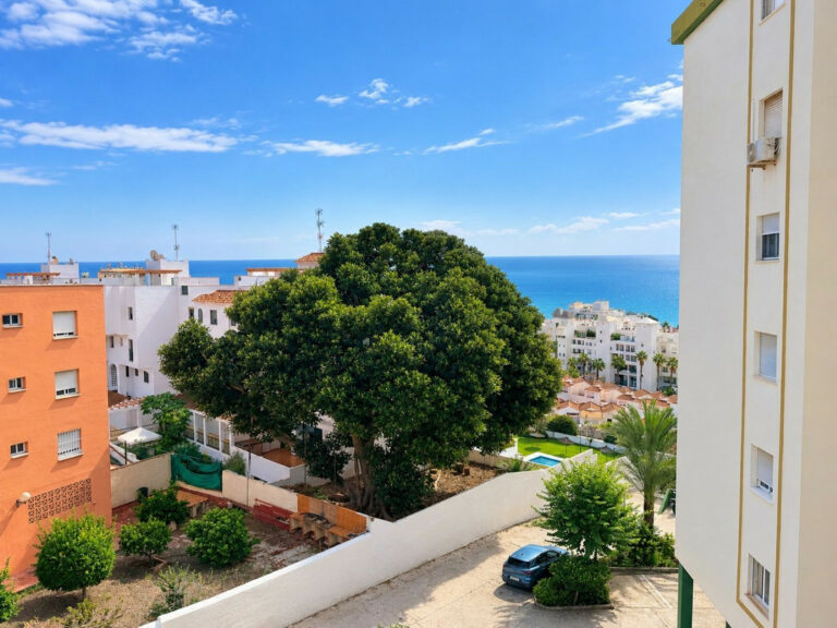 Apartment – Middle Floor Apartment in Torremolinos — photo 1
