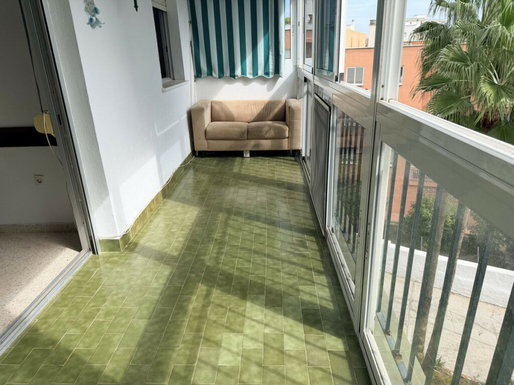 Apartment – Middle Floor Apartment in Torremolinos — photo 8
