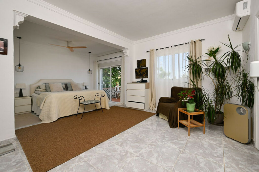 House – Detached Villa in Mijas — photo 4