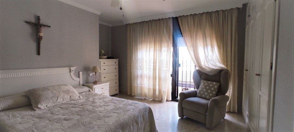 House – Detached Villa in Torremuelle — photo 5