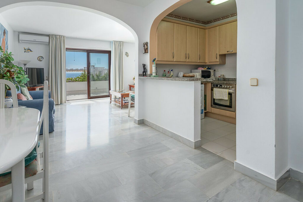 Apartment – Middle Floor Apartment in Riviera del Sol — photo 8