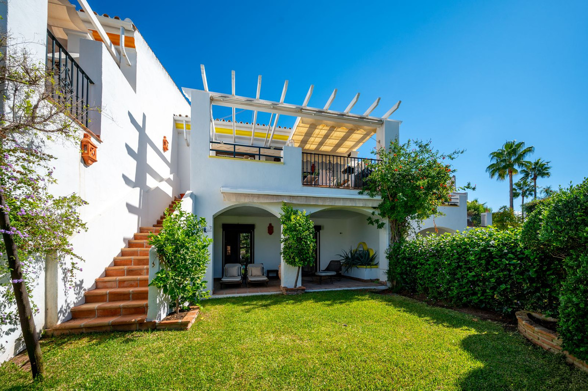House – Townhouse in Mijas Costa — photo 1
