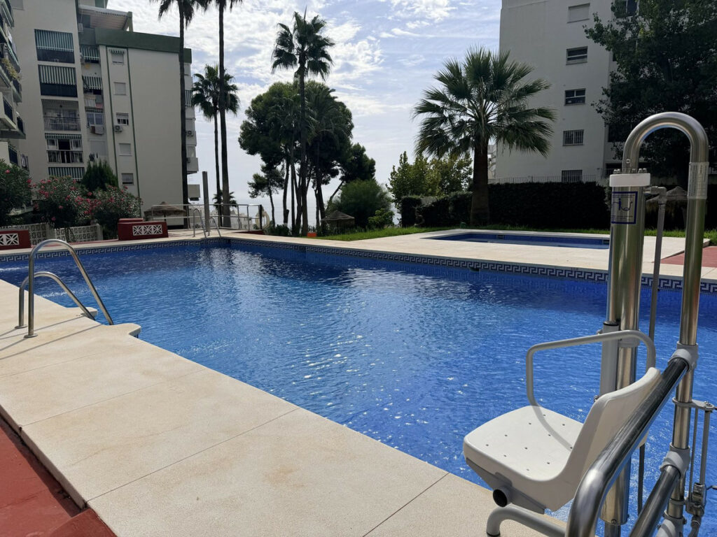 Apartment – Middle Floor Apartment in Torremolinos — photo 5