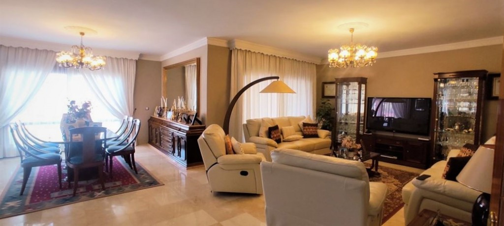 House – Detached Villa in Torremuelle — photo 2