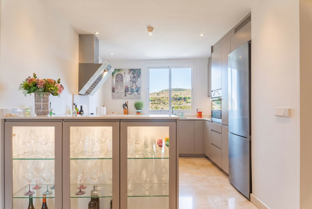 Apartment – Middle Floor Apartment in Miraflores — photo 9