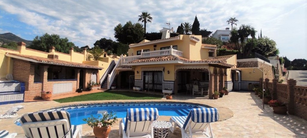 House – Detached Villa in Torremuelle — photo 1