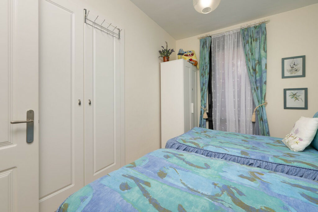 Apartment – Middle Floor Apartment in Calahonda — photo 17